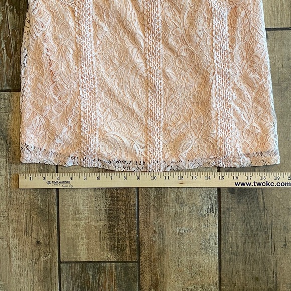 Cable & Gauge Soft Pink Lace Top - Picture 9 of 12